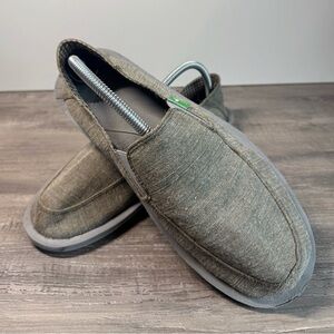Sanuk Vagabond Men's Gray Loafers size 9 EUC